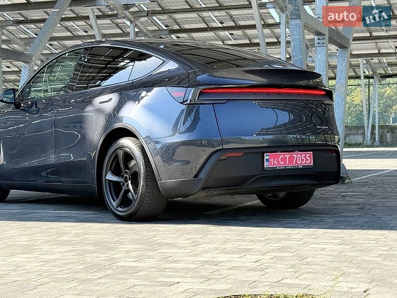 Позашляховик / Кросовер Tesla Model Y 2025 в Львові