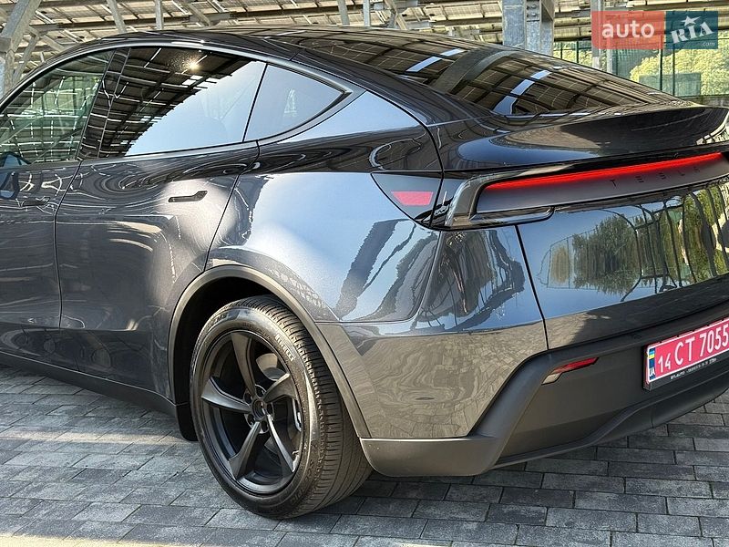 Позашляховик / Кросовер Tesla Model Y 2025 в Львові