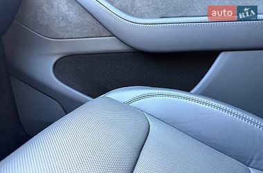 Внедорожник / Кроссовер Tesla Model Y 2025 в Львове