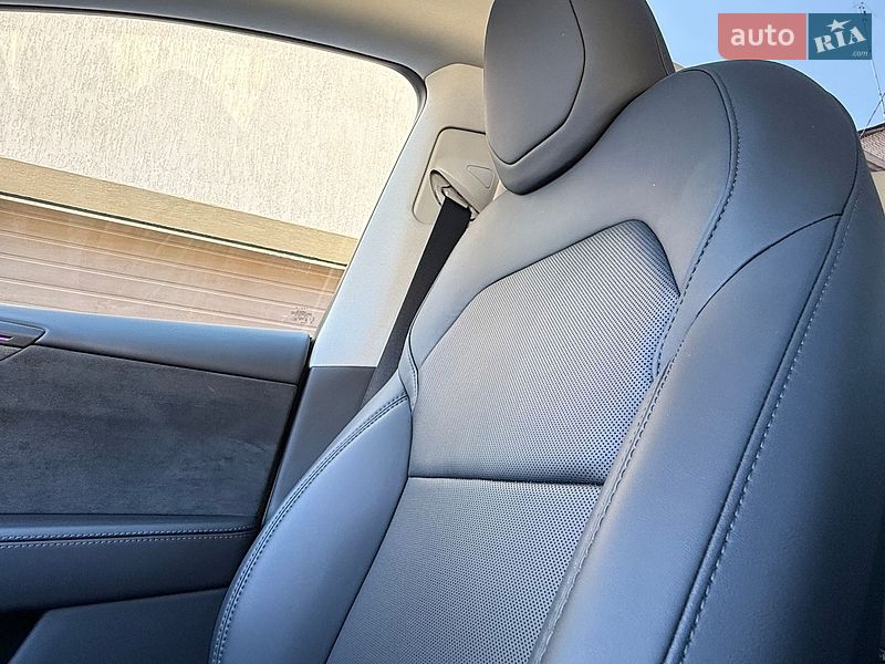 Внедорожник / Кроссовер Tesla Model Y 2025 в Львове