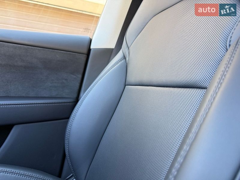 Внедорожник / Кроссовер Tesla Model Y 2025 в Львове