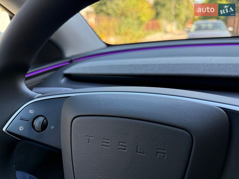 Позашляховик / Кросовер Tesla Model Y 2025 в Львові