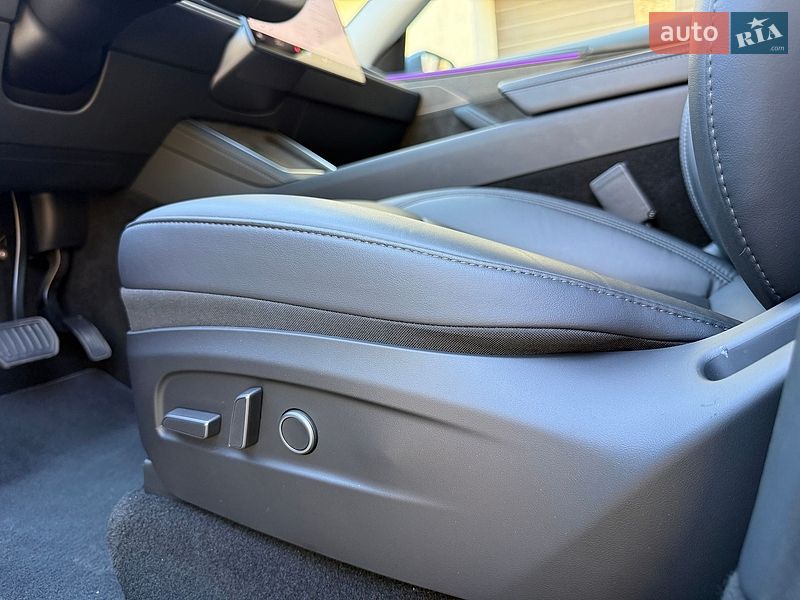 Позашляховик / Кросовер Tesla Model Y 2025 в Львові