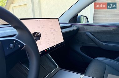 Внедорожник / Кроссовер Tesla Model Y 2025 в Львове