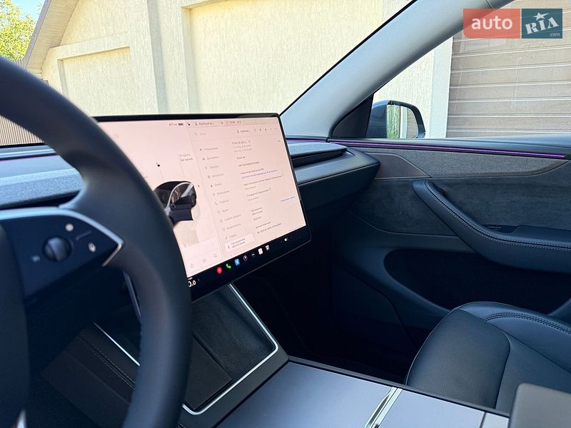 Внедорожник / Кроссовер Tesla Model Y 2025 в Львове