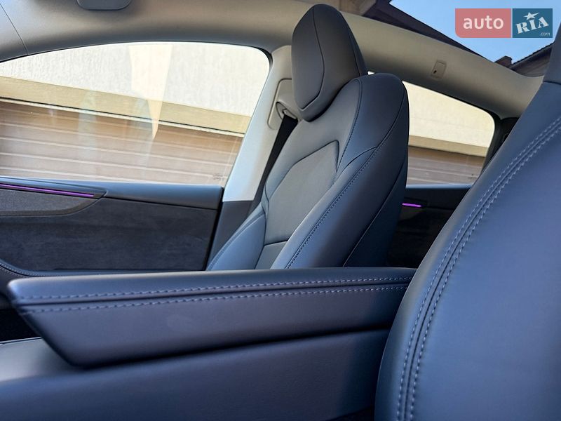 Внедорожник / Кроссовер Tesla Model Y 2025 в Львове