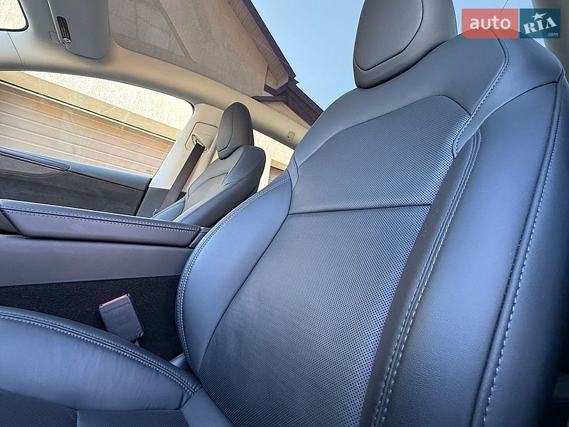 Позашляховик / Кросовер Tesla Model Y 2025 в Львові