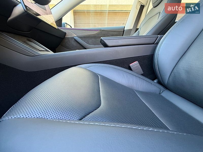 Внедорожник / Кроссовер Tesla Model Y 2025 в Львове