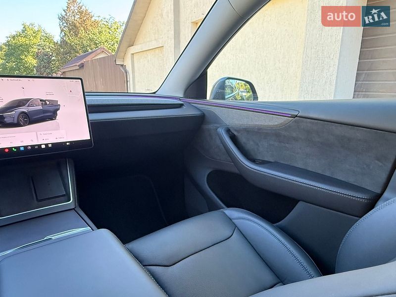 Внедорожник / Кроссовер Tesla Model Y 2025 в Львове