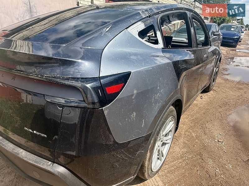 Внедорожник / Кроссовер Tesla Model Y 2025 в Львове