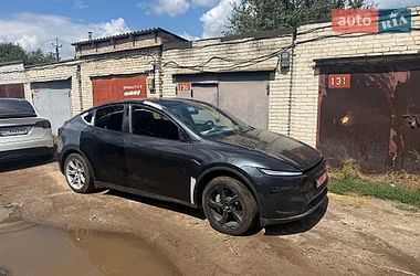 Позашляховик / Кросовер Tesla Model Y 2025 в Львові