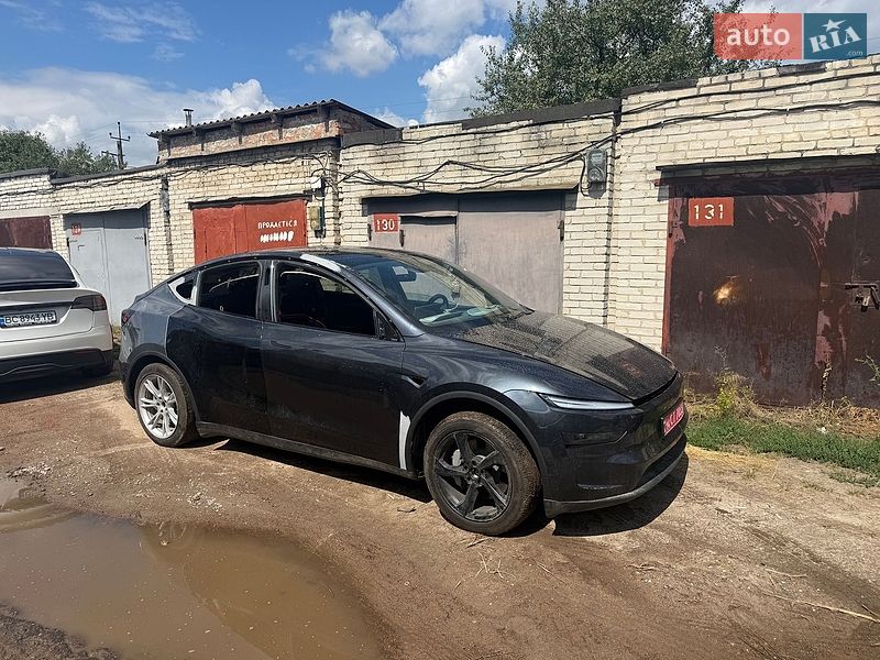 Позашляховик / Кросовер Tesla Model Y 2025 в Львові