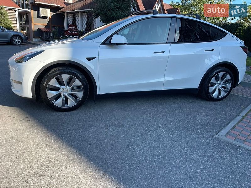 Внедорожник / Кроссовер Tesla Model Y 2024 в Виннице