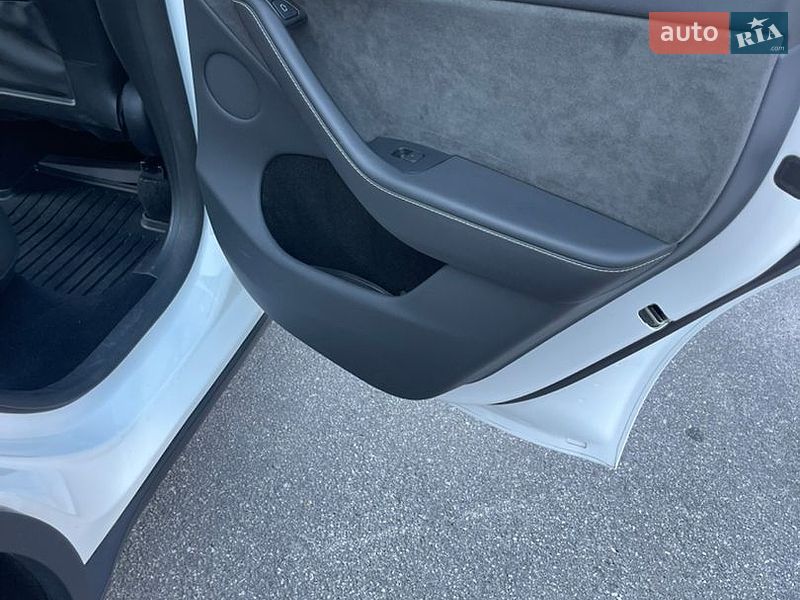 Внедорожник / Кроссовер Tesla Model Y 2024 в Виннице