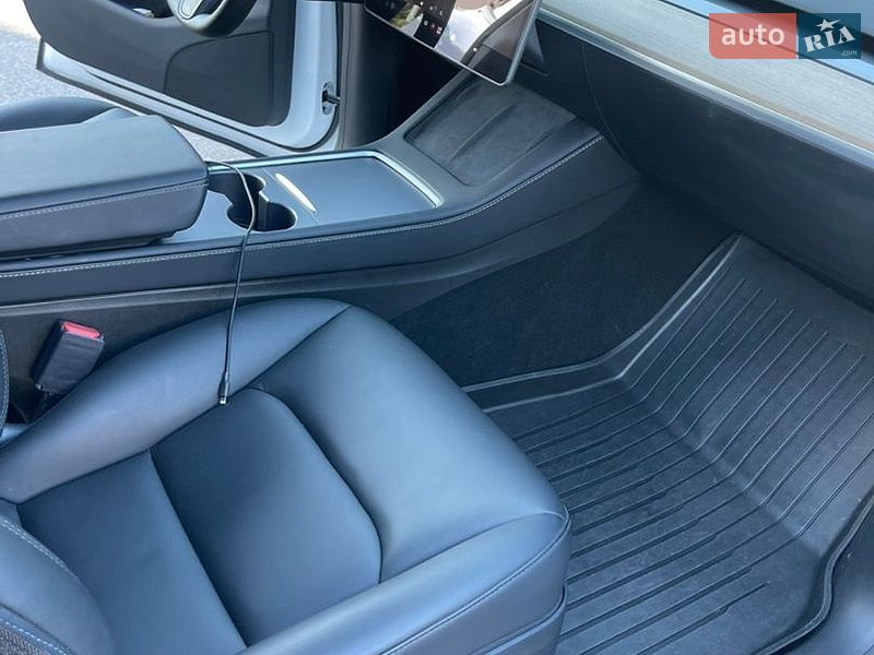 Внедорожник / Кроссовер Tesla Model Y 2024 в Виннице