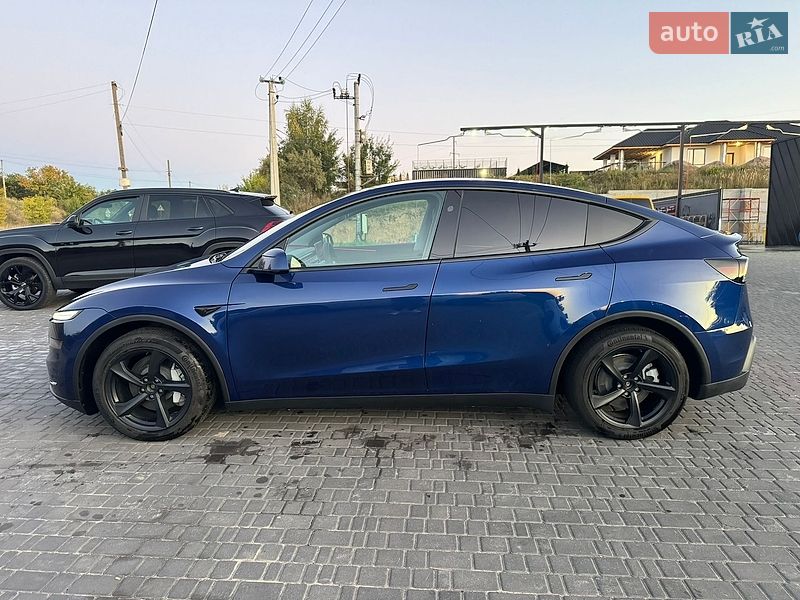 Позашляховик / Кросовер Tesla Model Y 2025 в Києві