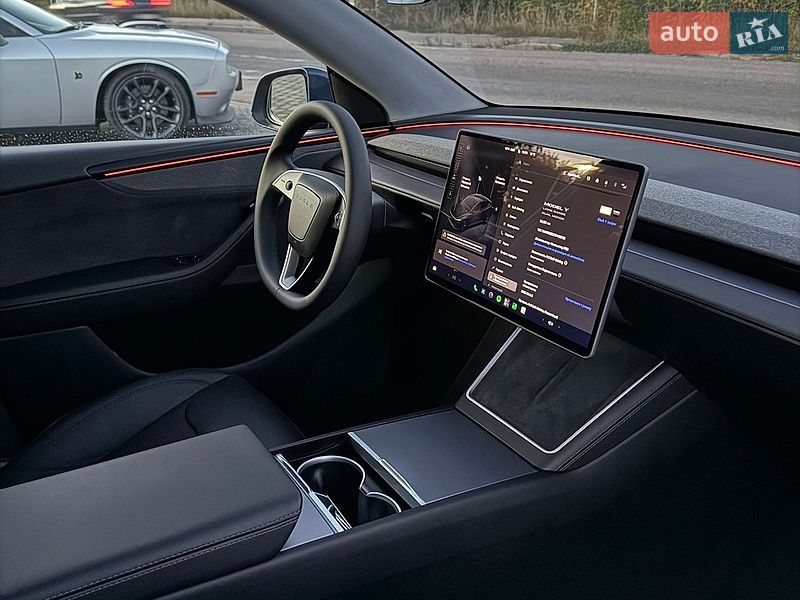 Позашляховик / Кросовер Tesla Model Y 2025 в Києві