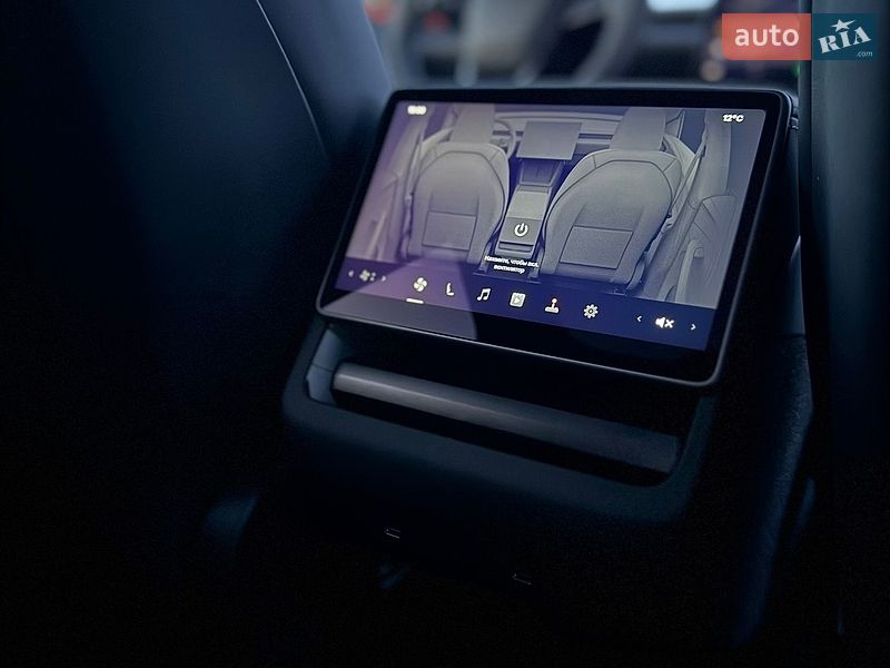 Позашляховик / Кросовер Tesla Model Y 2025 в Києві