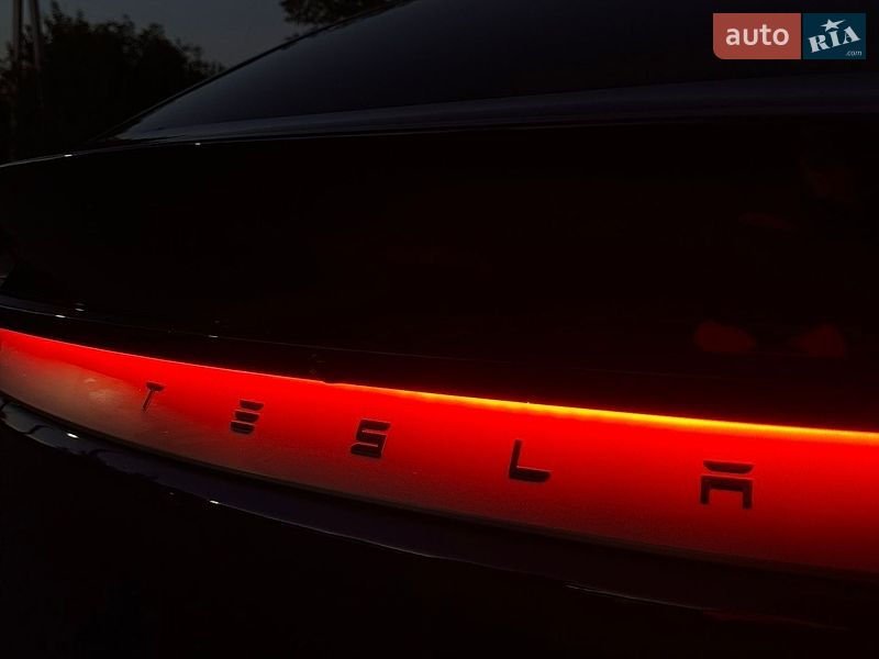 Позашляховик / Кросовер Tesla Model Y 2025 в Києві