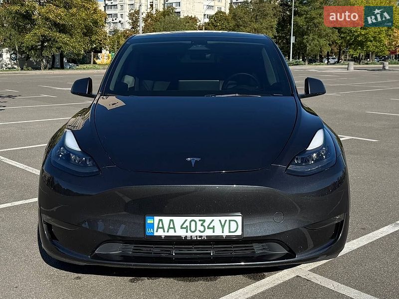 Позашляховик / Кросовер Tesla Model Y 2024 в Києві