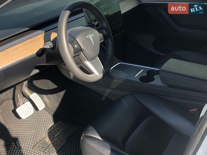 Внедорожник / Кроссовер Tesla Model Y 2022 в Полтаве