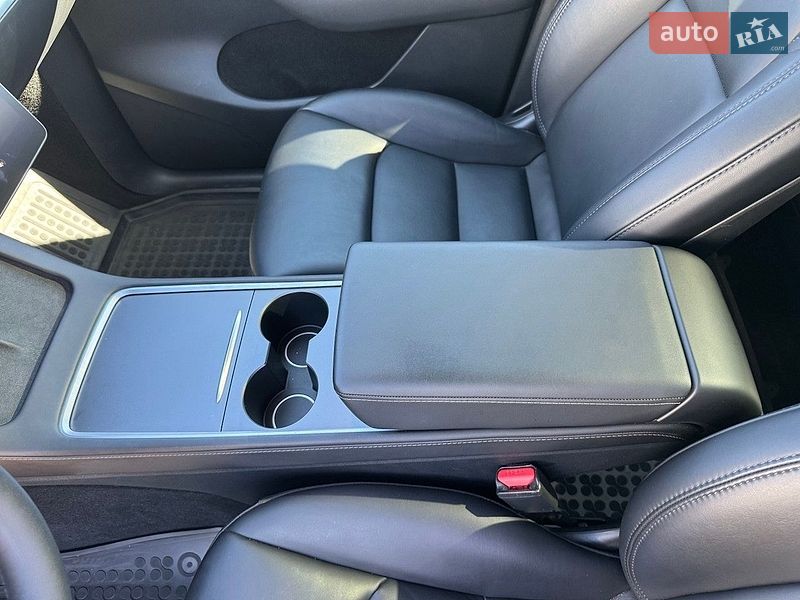 Позашляховик / Кросовер Tesla Model Y 2023 в Києві