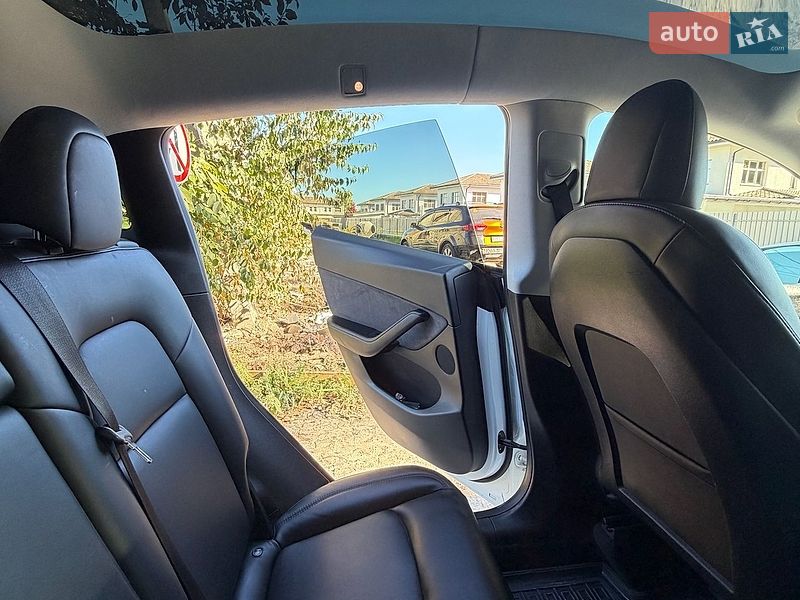 Позашляховик / Кросовер Tesla Model Y 2021 в Києві