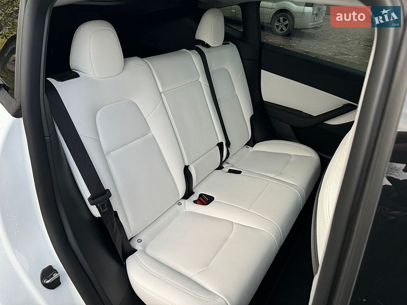 Позашляховик / Кросовер Tesla Model Y 2022 в Пирятині