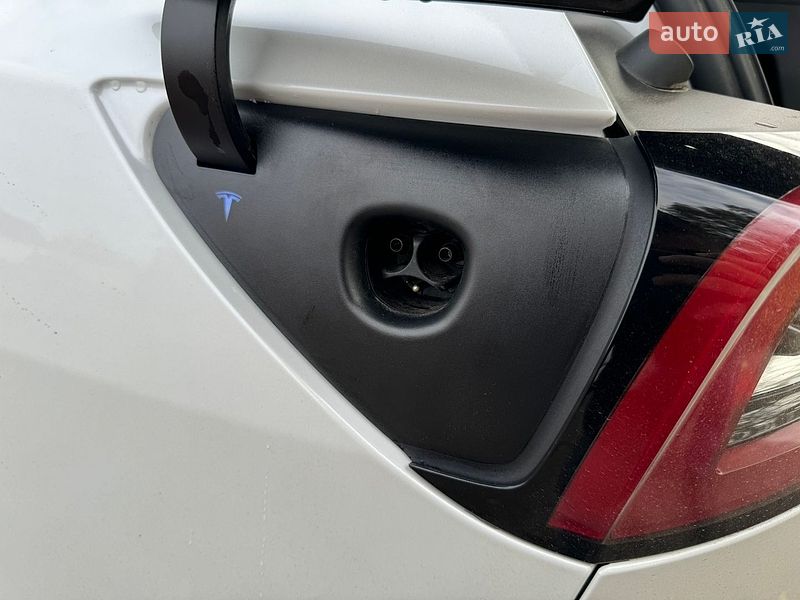 Позашляховик / Кросовер Tesla Model Y 2022 в Пирятині
