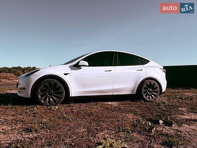 Tesla Model Y 2023