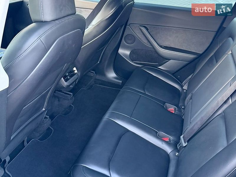 Позашляховик / Кросовер Tesla Model Y 2023 в Звягелі
