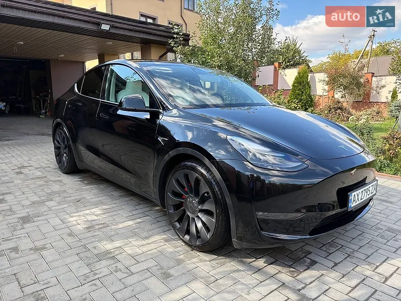 Tesla Model Y 2023