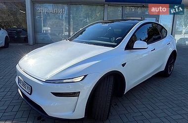 Внедорожник / Кроссовер Tesla Model Y 2025 в Днепре