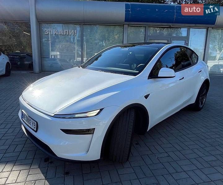 Внедорожник / Кроссовер Tesla Model Y 2025 в Днепре