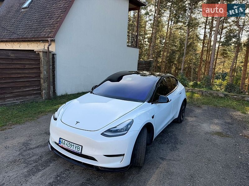 Tesla Model Y 2021
