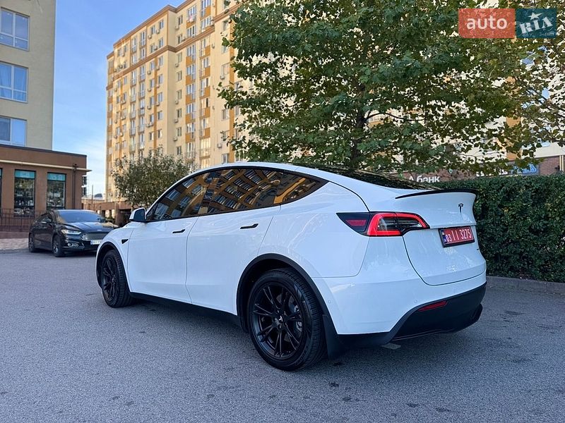 Позашляховик / Кросовер Tesla Model Y 2021 в Києві