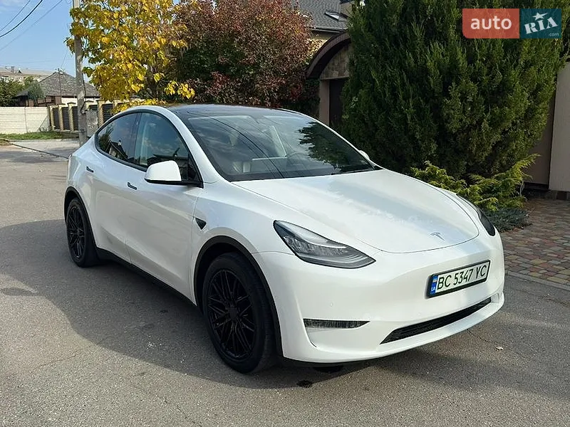 Tesla Model Y 2020