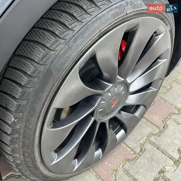 Позашляховик / Кросовер Tesla Model Y 2022 в Одесі фото 14 Позашляховик / Кросовер Tesla Model Y 2022 в Одесі