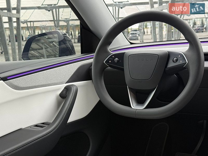 Позашляховик / Кросовер Tesla Model Y 2025 в Львові