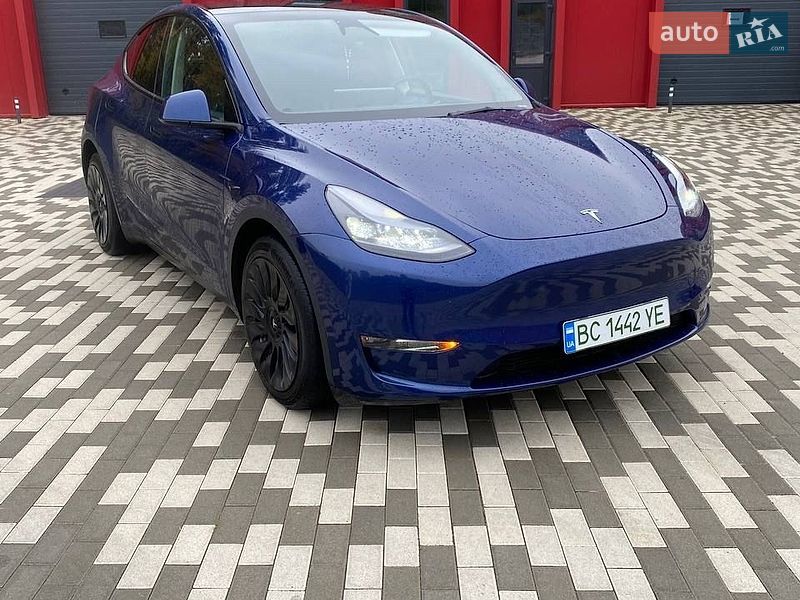 Tesla Model Y 2023