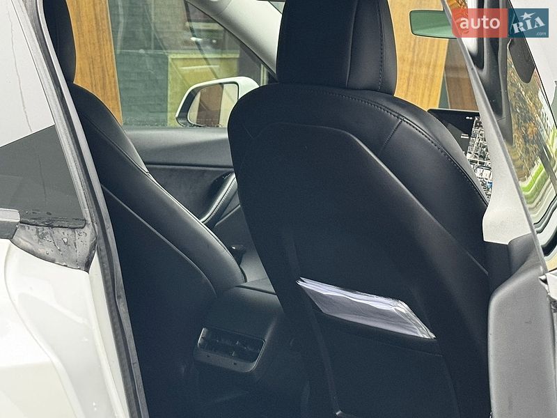 Внедорожник / Кроссовер Tesla Model Y 2020 в Луцке