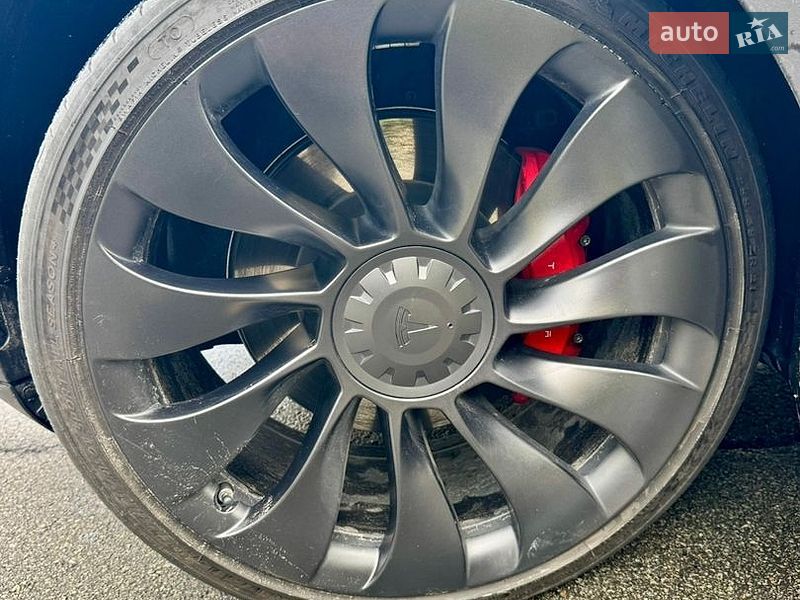 Внедорожник / Кроссовер Tesla Model Y 2022 в Киеве