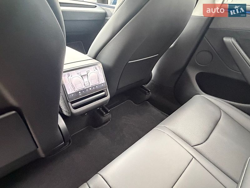 Внедорожник / Кроссовер Tesla Model Y 2025 в Днепре