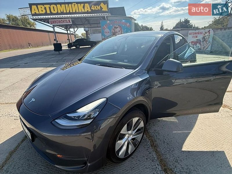 Внедорожник / Кроссовер Tesla Model Y 2022 в Киеве