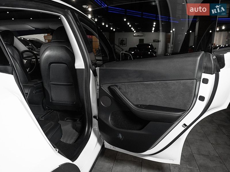 Внедорожник / Кроссовер Tesla Model Y 2023 в Одессе