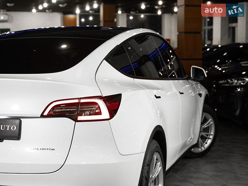 Внедорожник / Кроссовер Tesla Model Y 2023 в Одессе