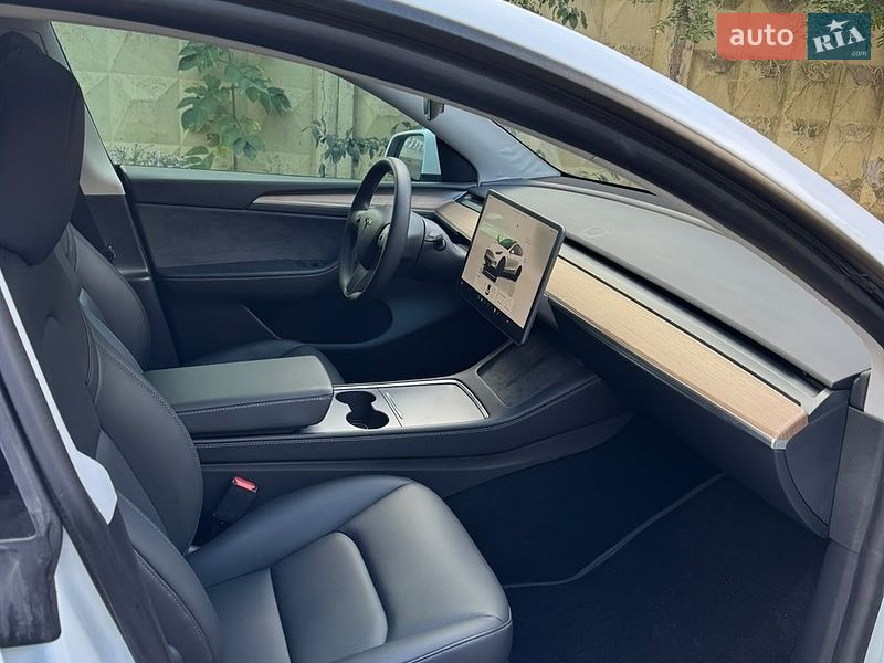 Позашляховик / Кросовер Tesla Model Y 2024 в Одесі