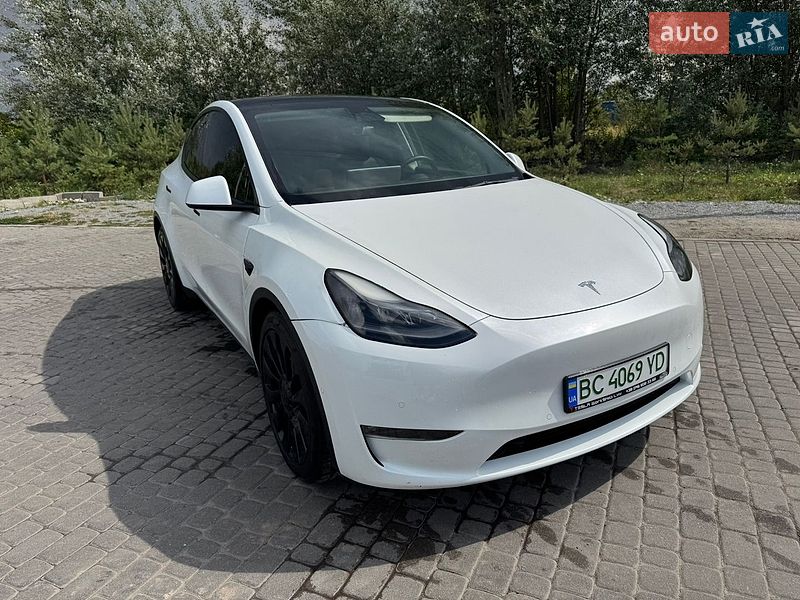 Позашляховик / Кросовер Tesla Model Y 2021 в Львові