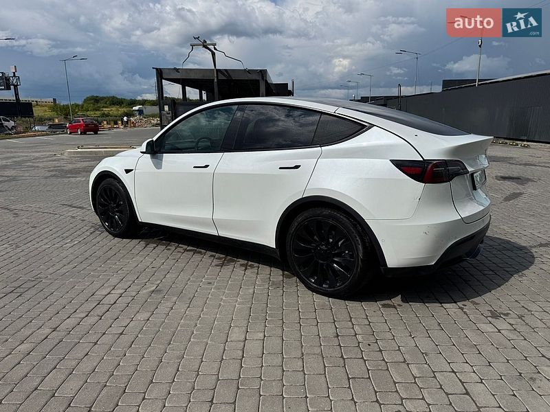 Позашляховик / Кросовер Tesla Model Y 2021 в Львові
