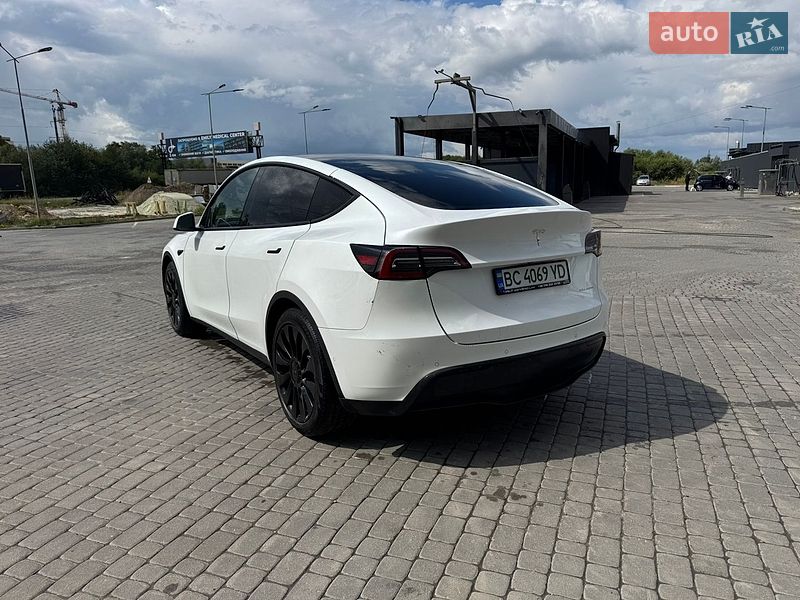Позашляховик / Кросовер Tesla Model Y 2021 в Львові
